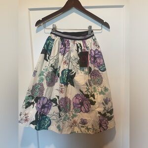 Young Versace, Tea Party Skirt. White/Purple US 6 or XS
